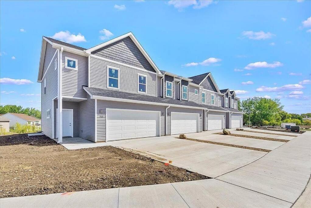 Central Cedar Falls New Construction Townhome! Экстерьер фото